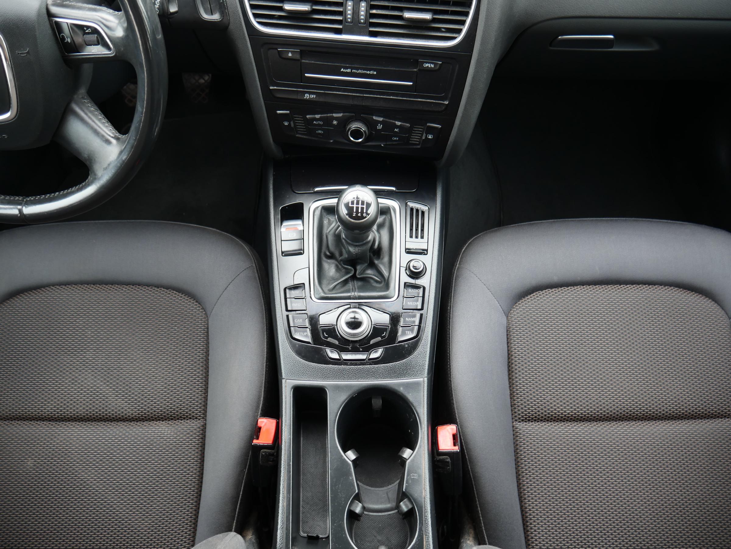 Audi A4 Allroad, 2011 - pohled č. 16