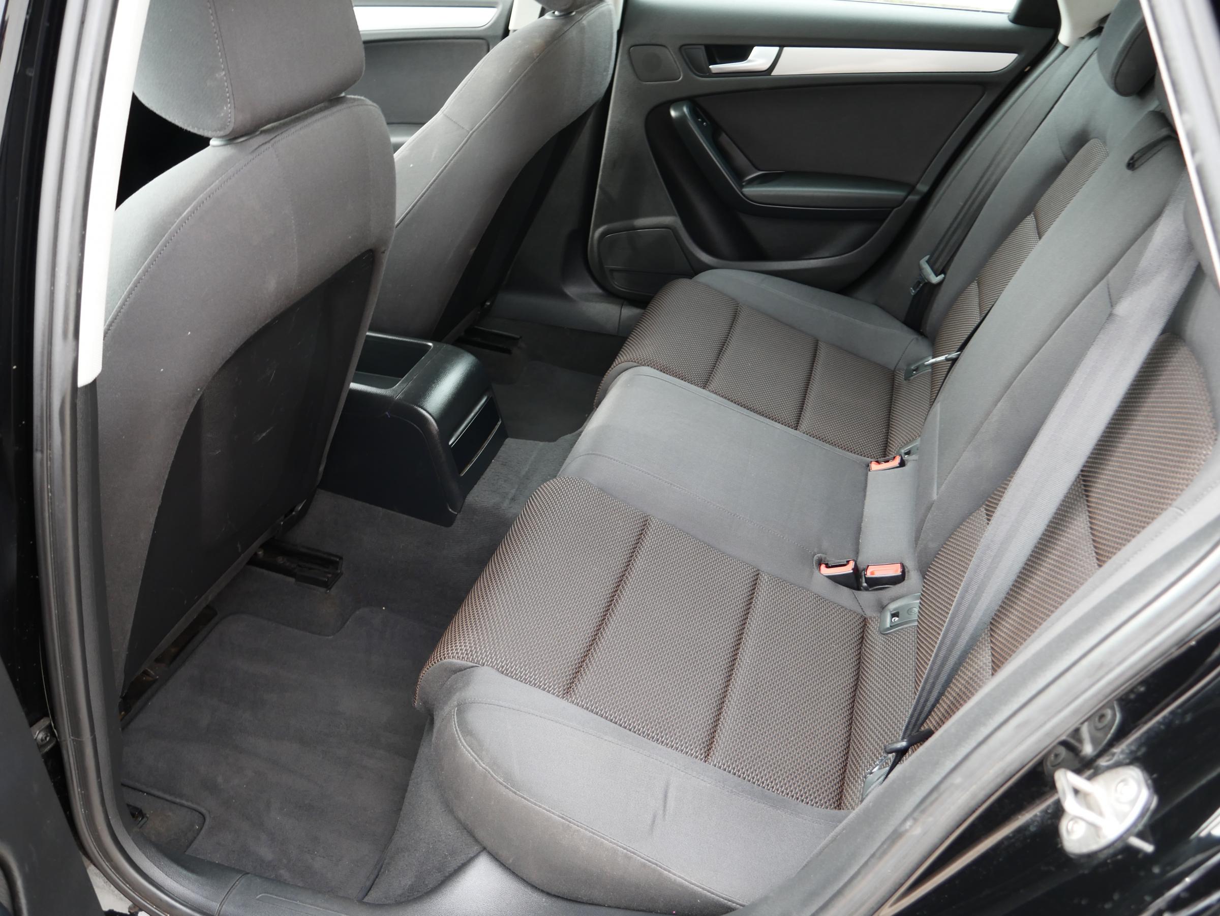 Audi A4 Allroad, 2011 - pohled č. 22