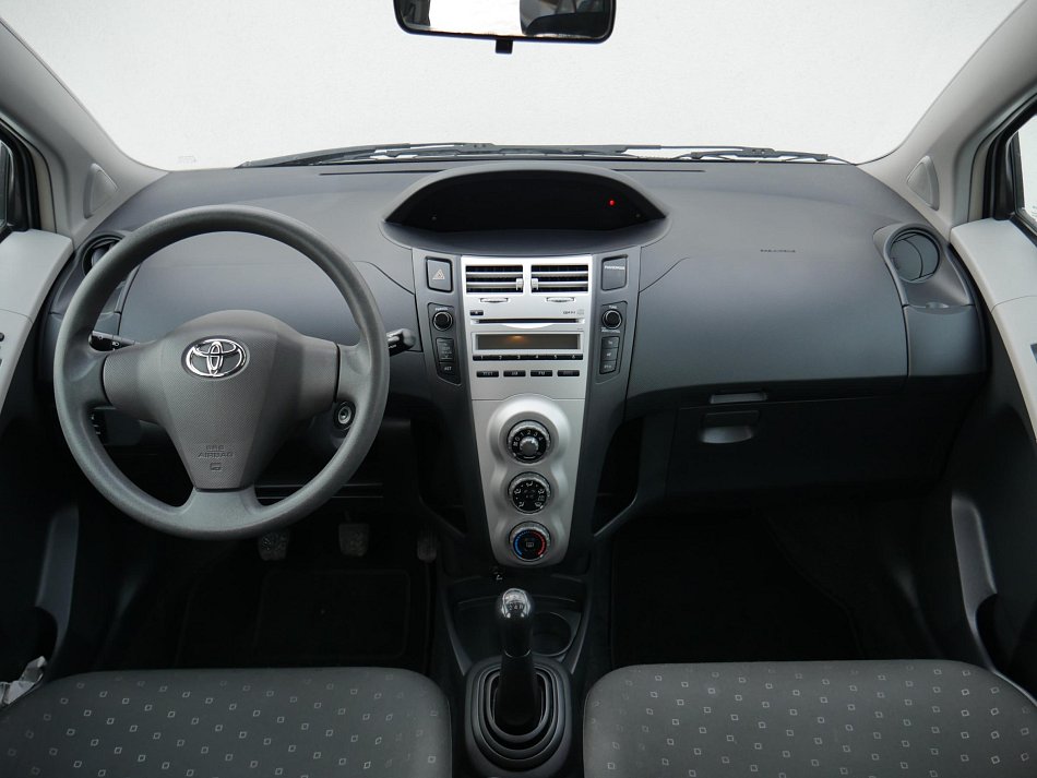 Toyota Yaris 1.3i 