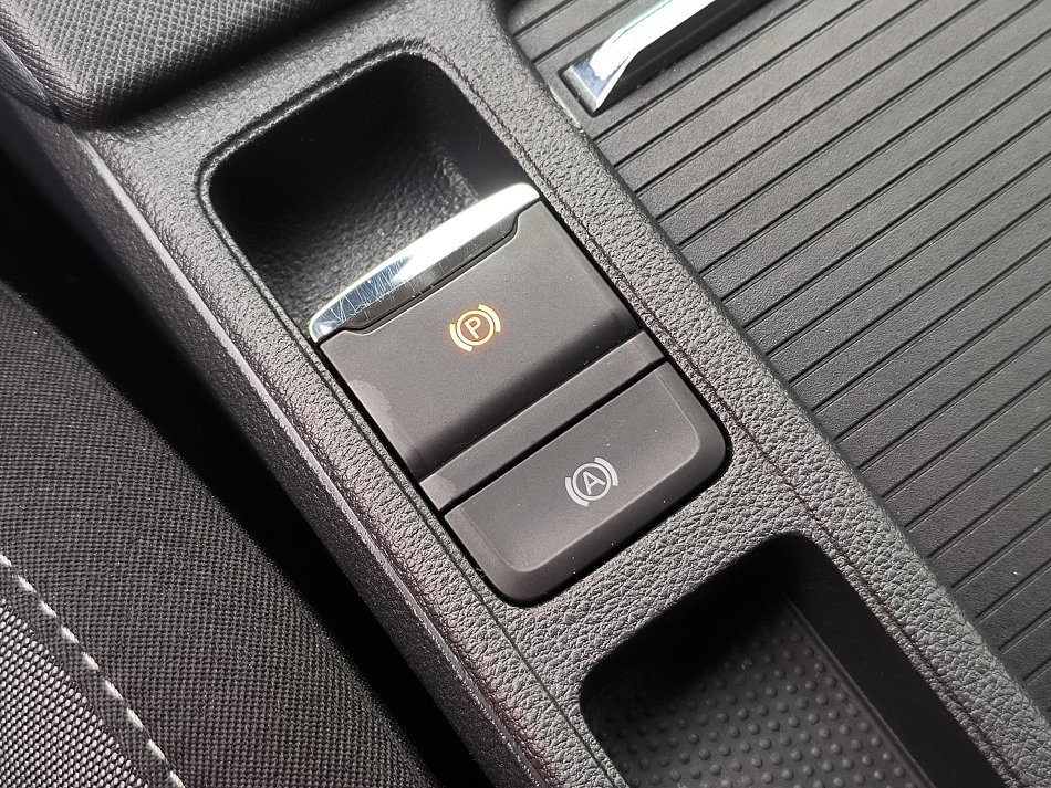 Škoda Octavia IV 1.5 TSi Ambition Plus