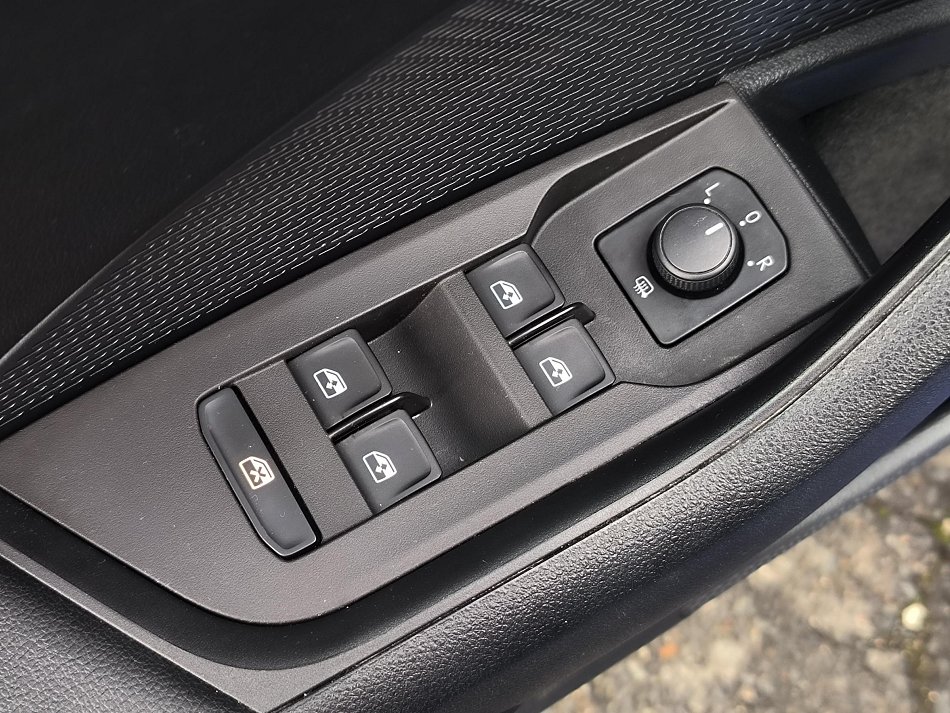 Škoda Octavia IV 1.5 TSi Ambition Plus