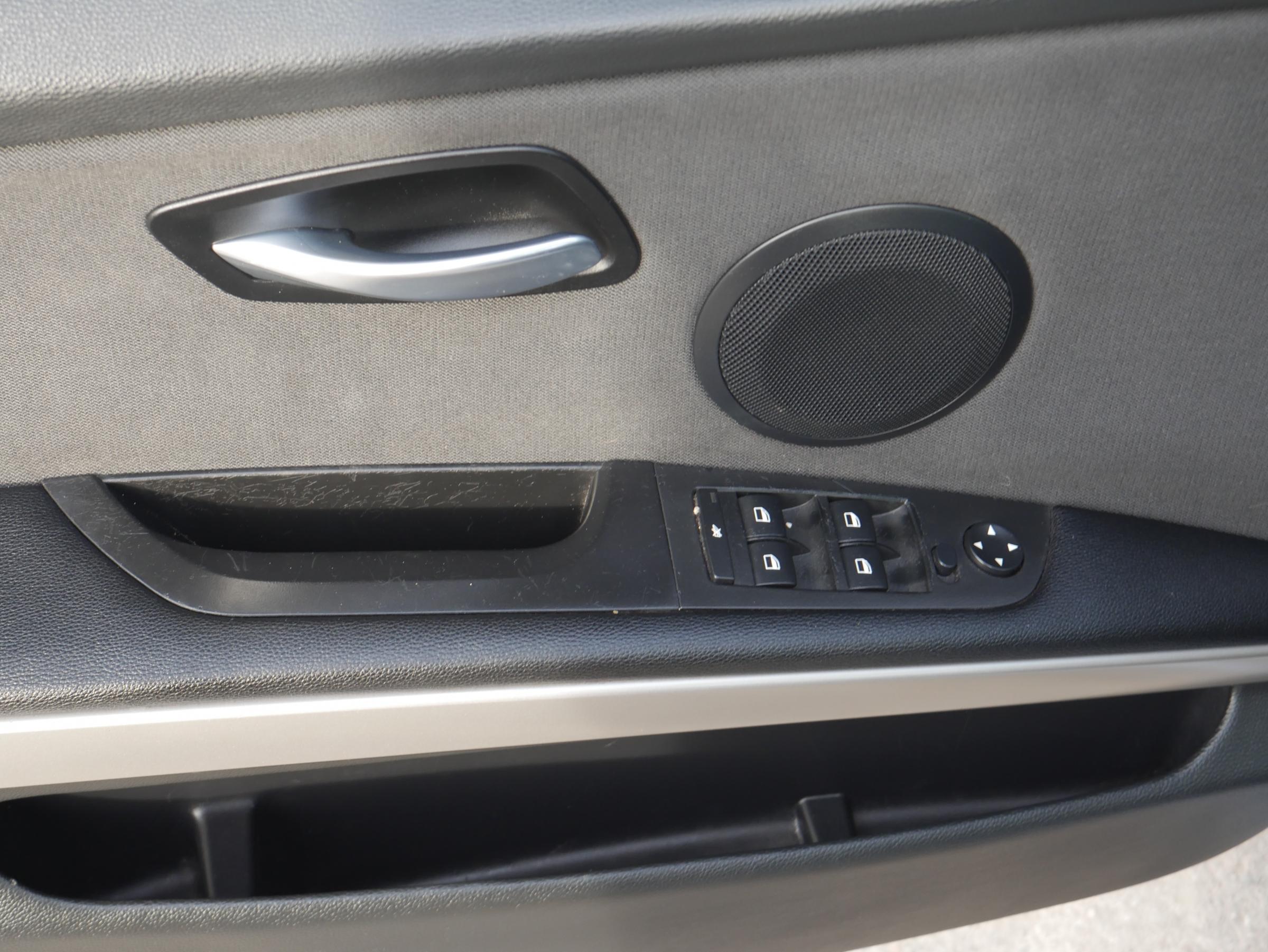 BMW Řada 3, 2005 - pohled č. 14