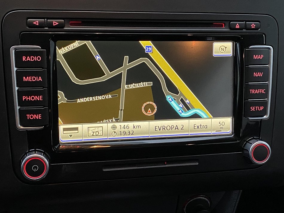 Volkswagen Touran 2.0 TDi Highline