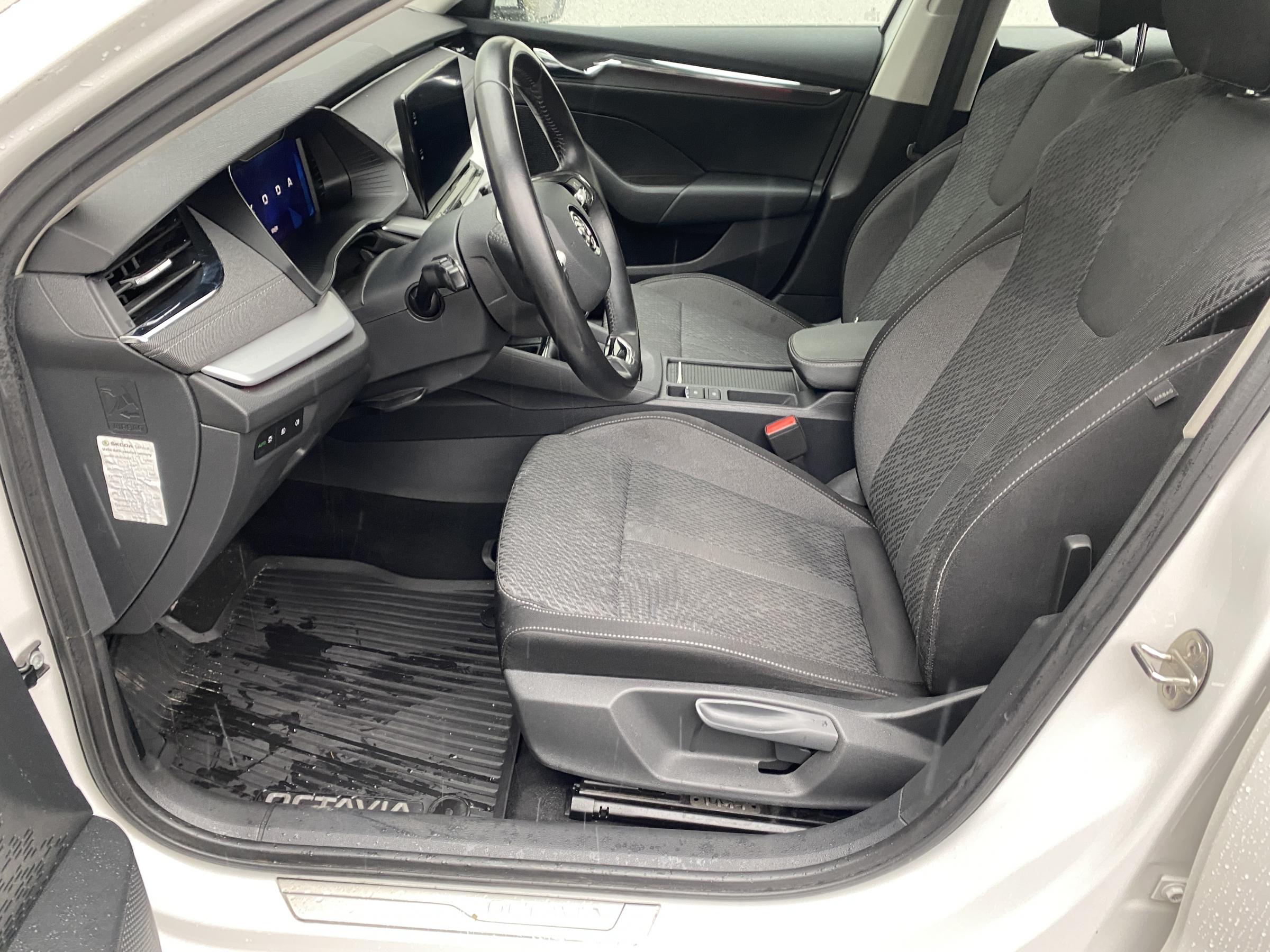 Škoda Octavia IV, 2021 - pohled č. 9