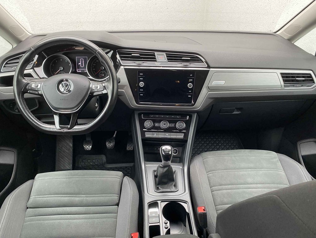 Volkswagen Touran 1.5 TSi 