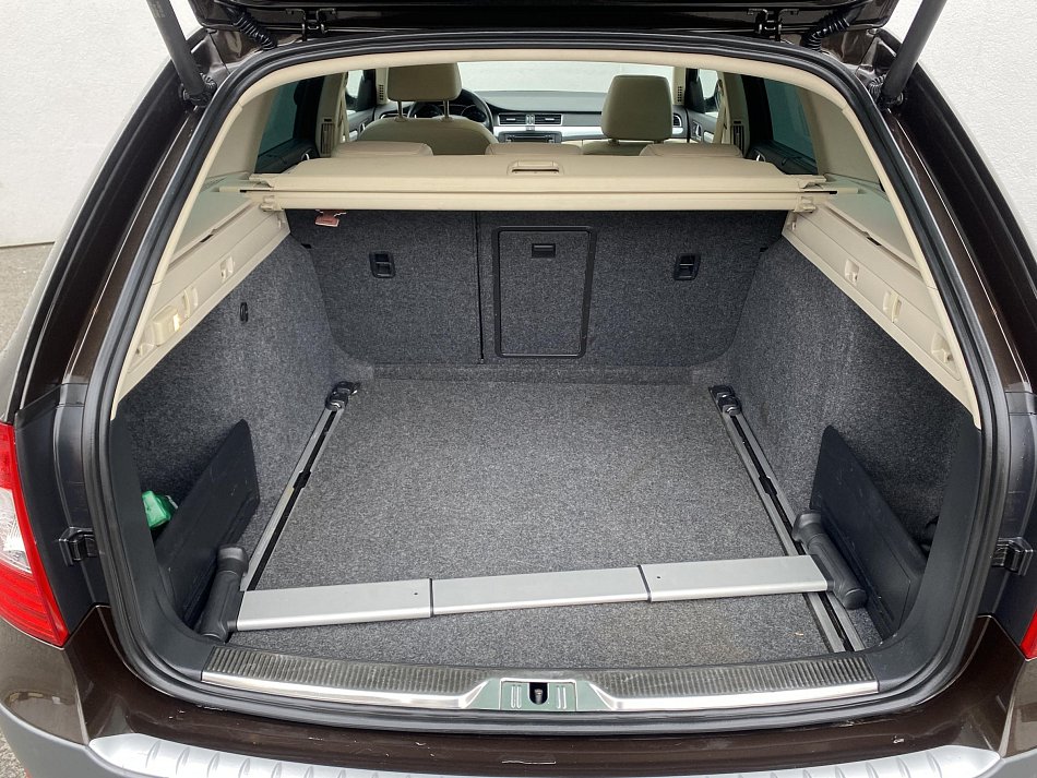 Škoda Superb II 2.0TDI Elegance 4x4