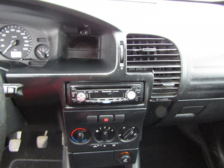 Opel Zafira 1.8 i  7míst