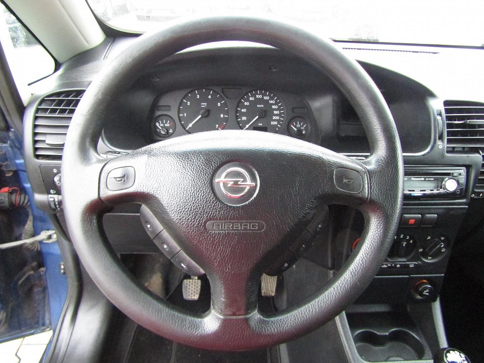 Opel Zafira 1.8 i  7míst