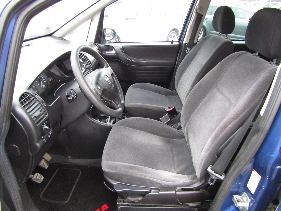 Opel Zafira 1.8 i  7míst