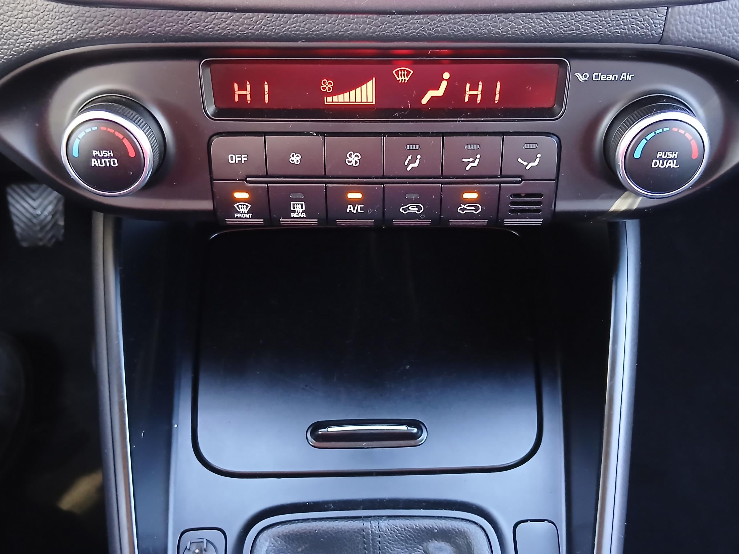 Kia Carens, 2015 - pohled č. 16