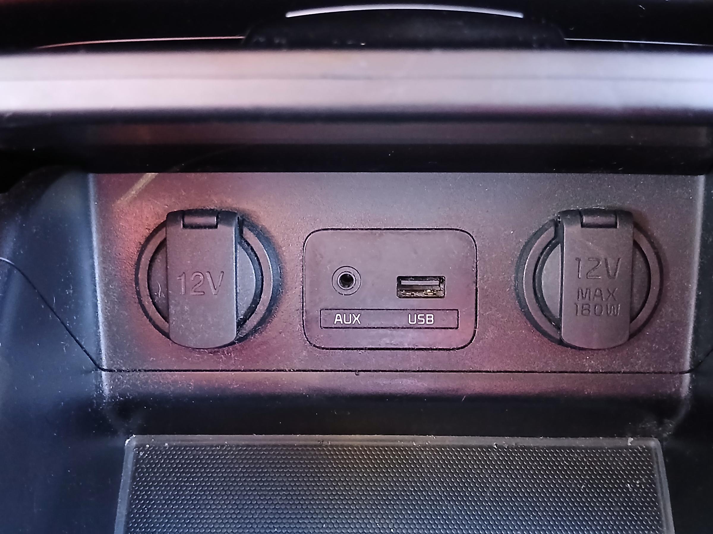 Kia Carens, 2015 - pohled č. 17