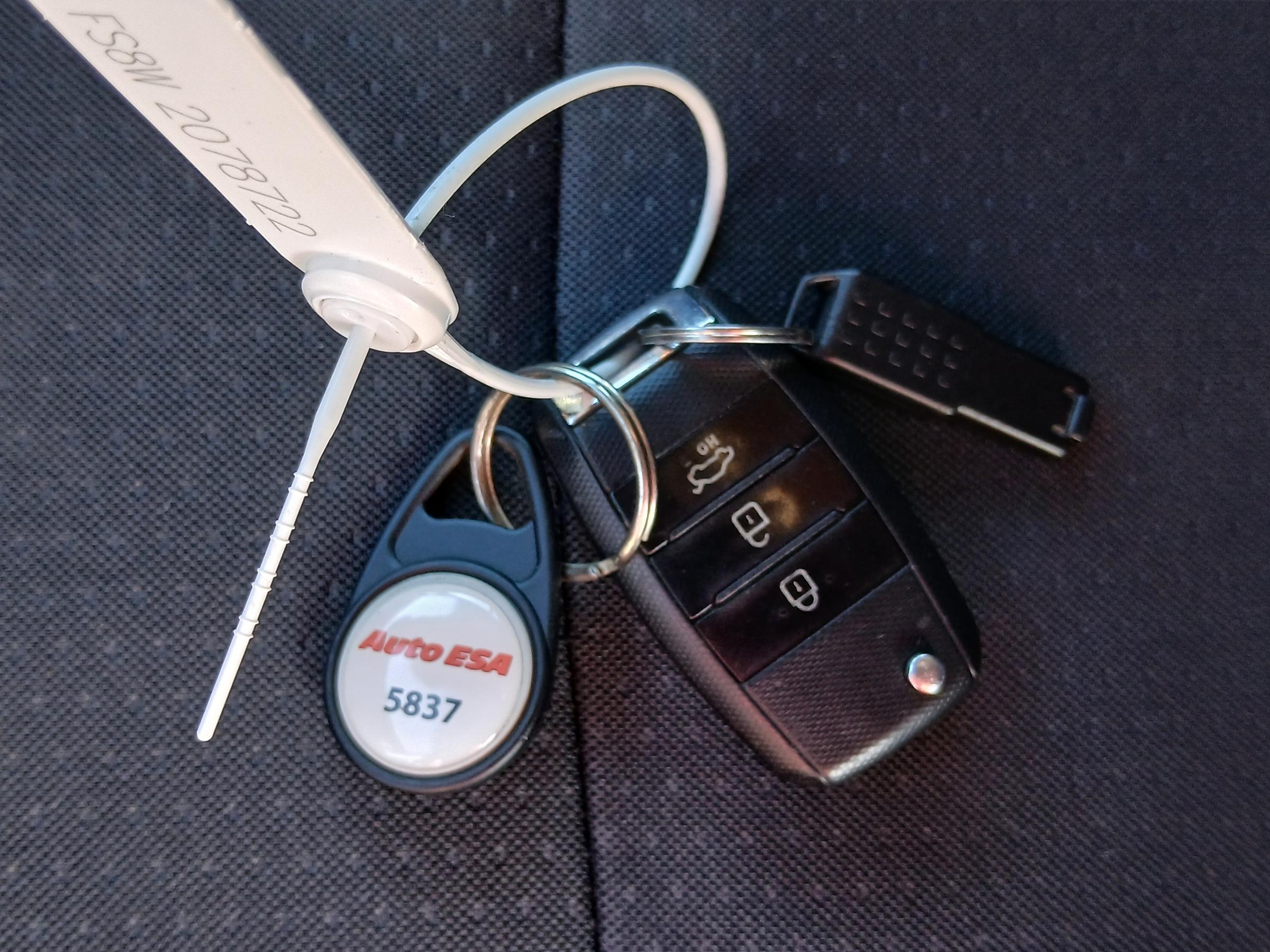 Kia Carens, 2015 - pohled č. 22