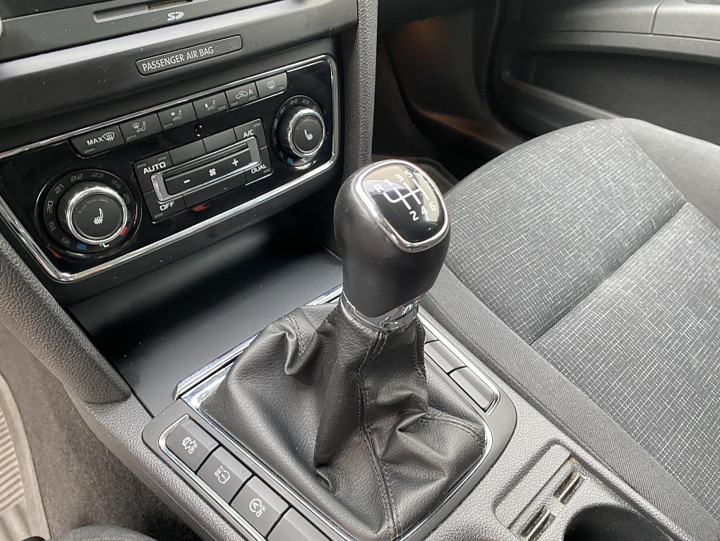 Škoda Superb II 2.0TDi Active