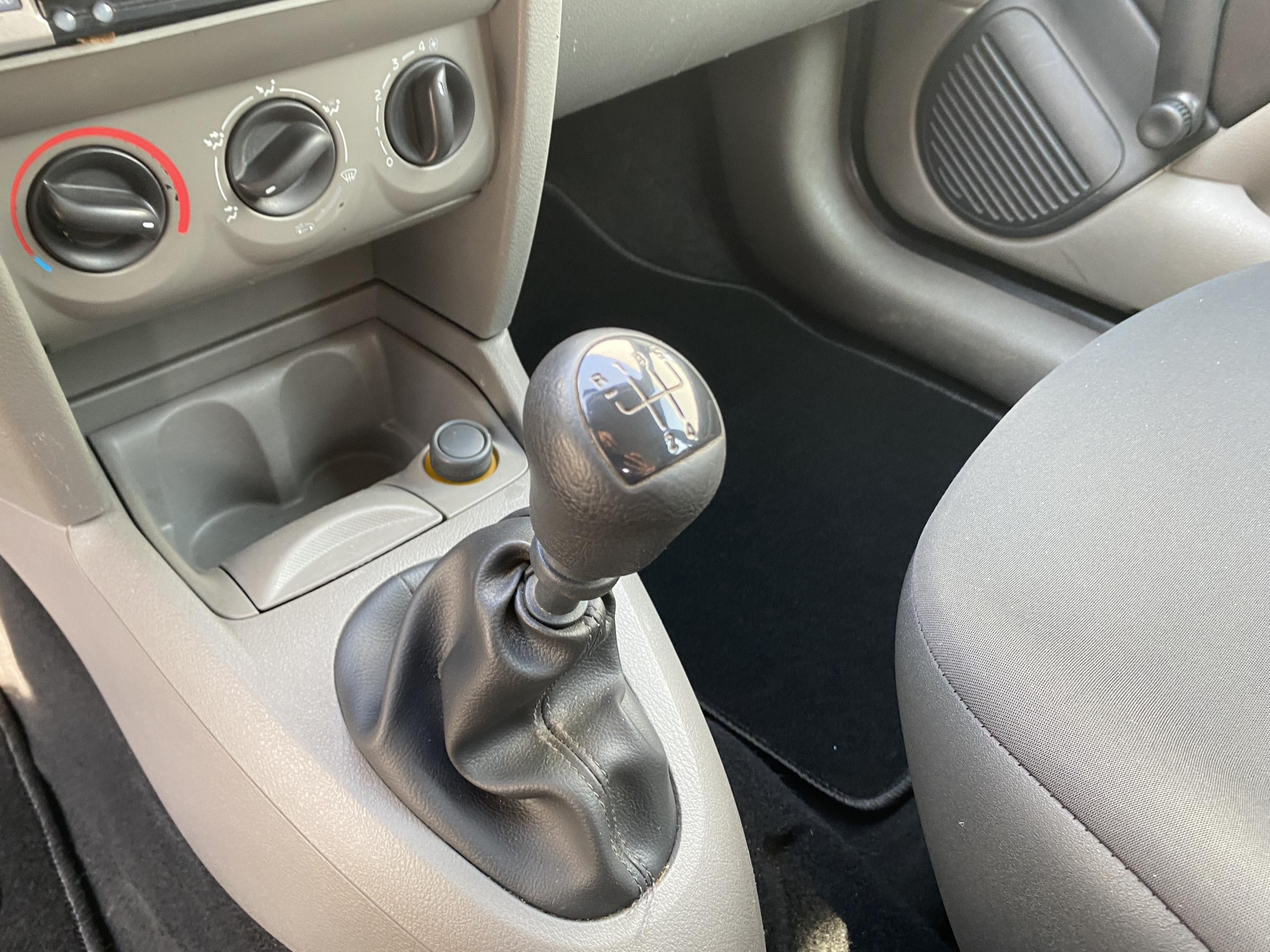 Renault Thalia, 2010 - pohled č. 14