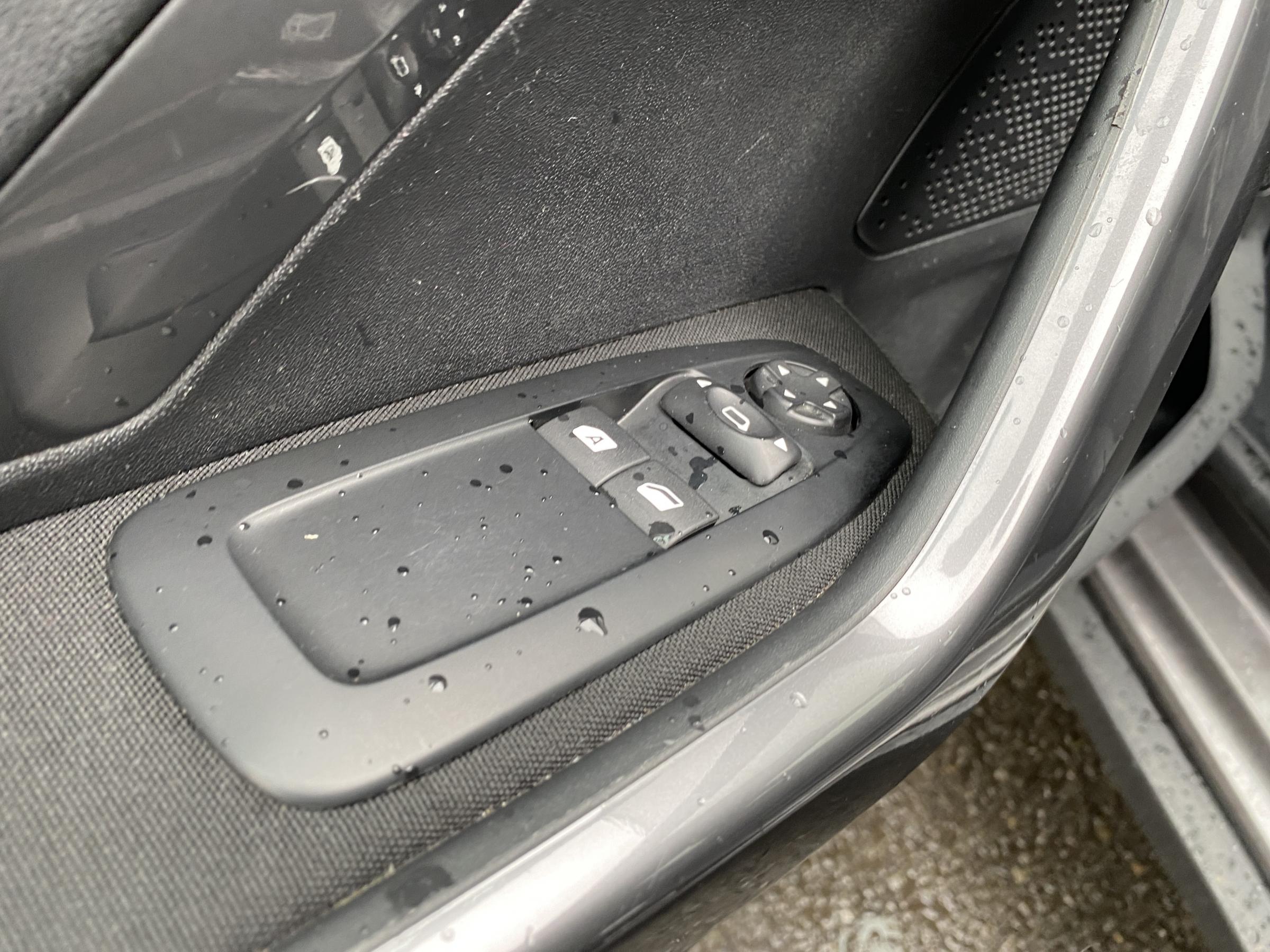 Peugeot 2008, 2018 - pohled č. 13