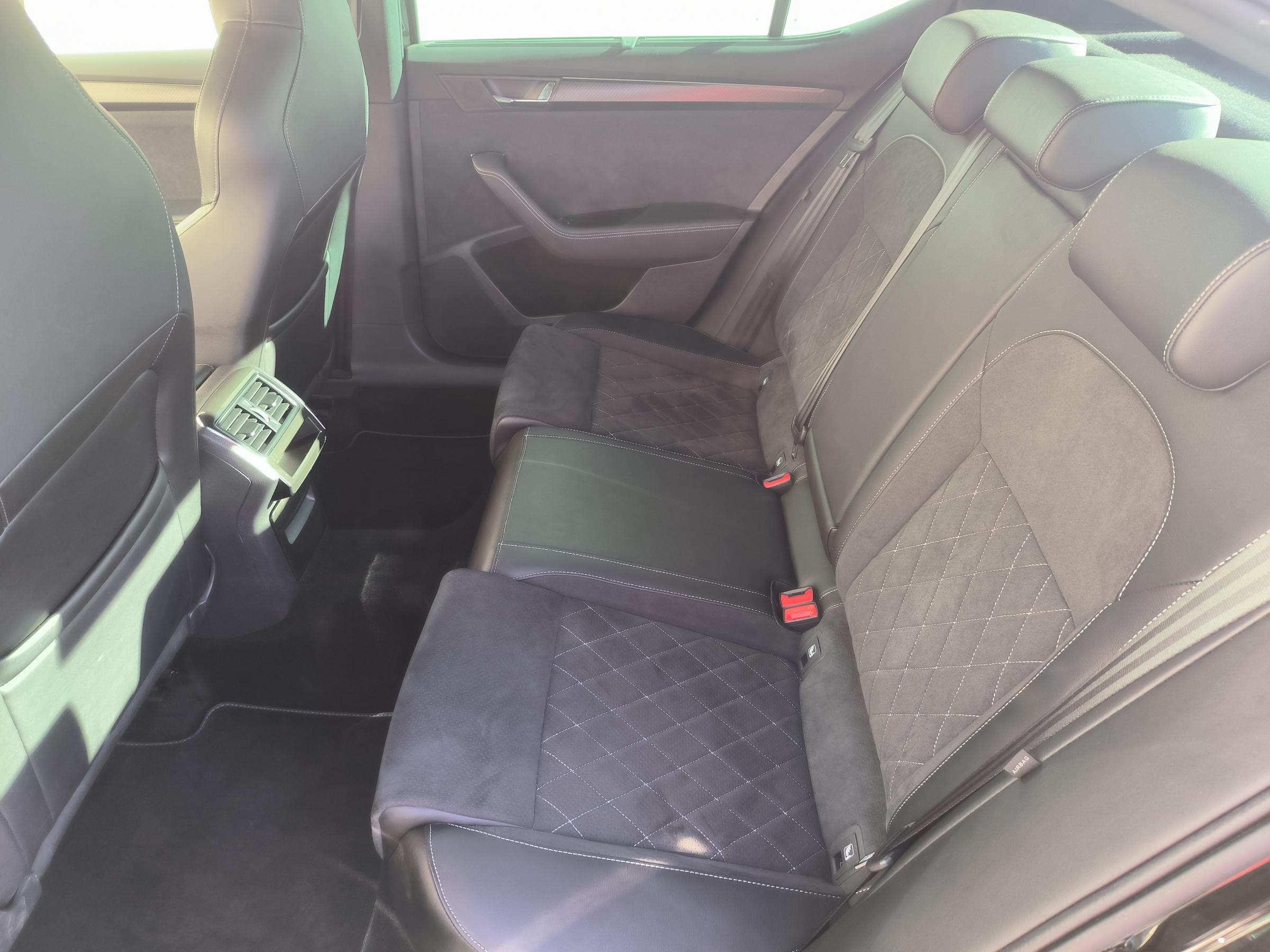 Škoda Superb III, 2023 - pohled č. 10