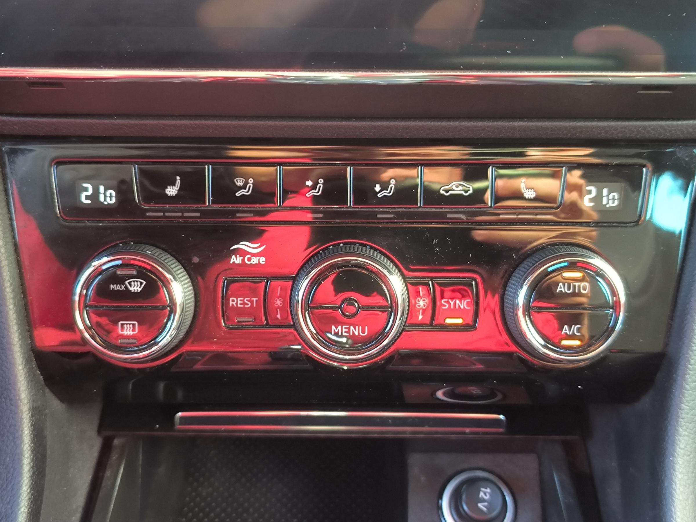 Škoda Superb III, 2023 - pohled č. 21