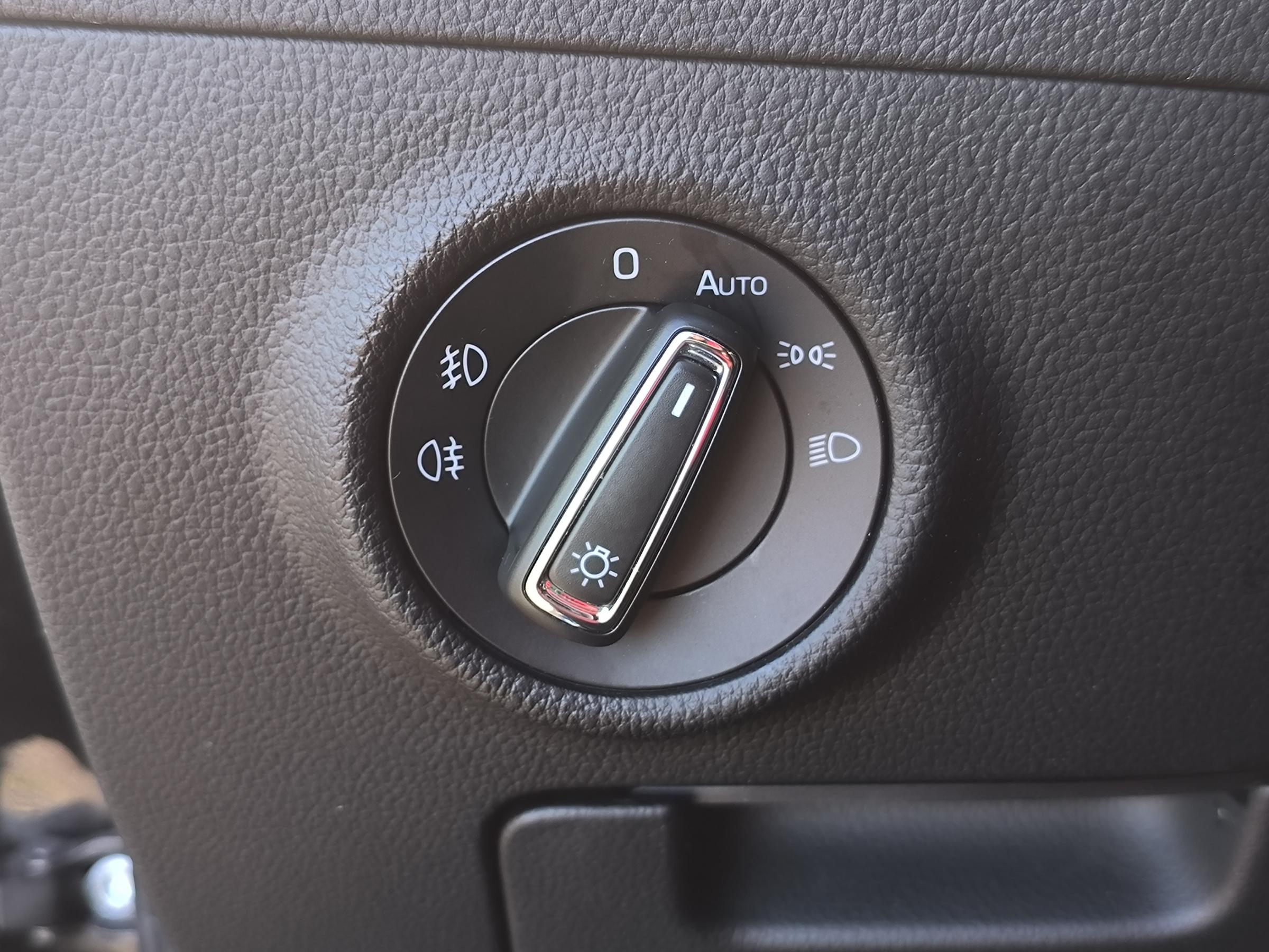 Škoda Superb III, 2023 - pohled č. 28