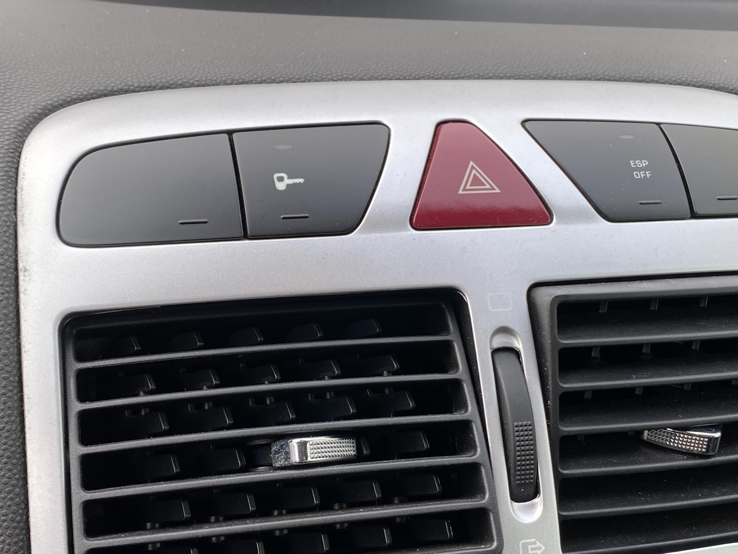 Peugeot 307, 2008 - pohled č. 16