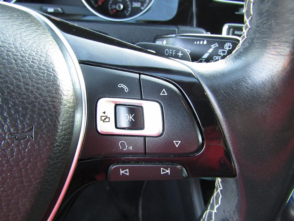 Volkswagen Golf 2.0 TDi 