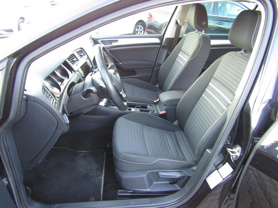 Volkswagen Golf 2.0 TDi 