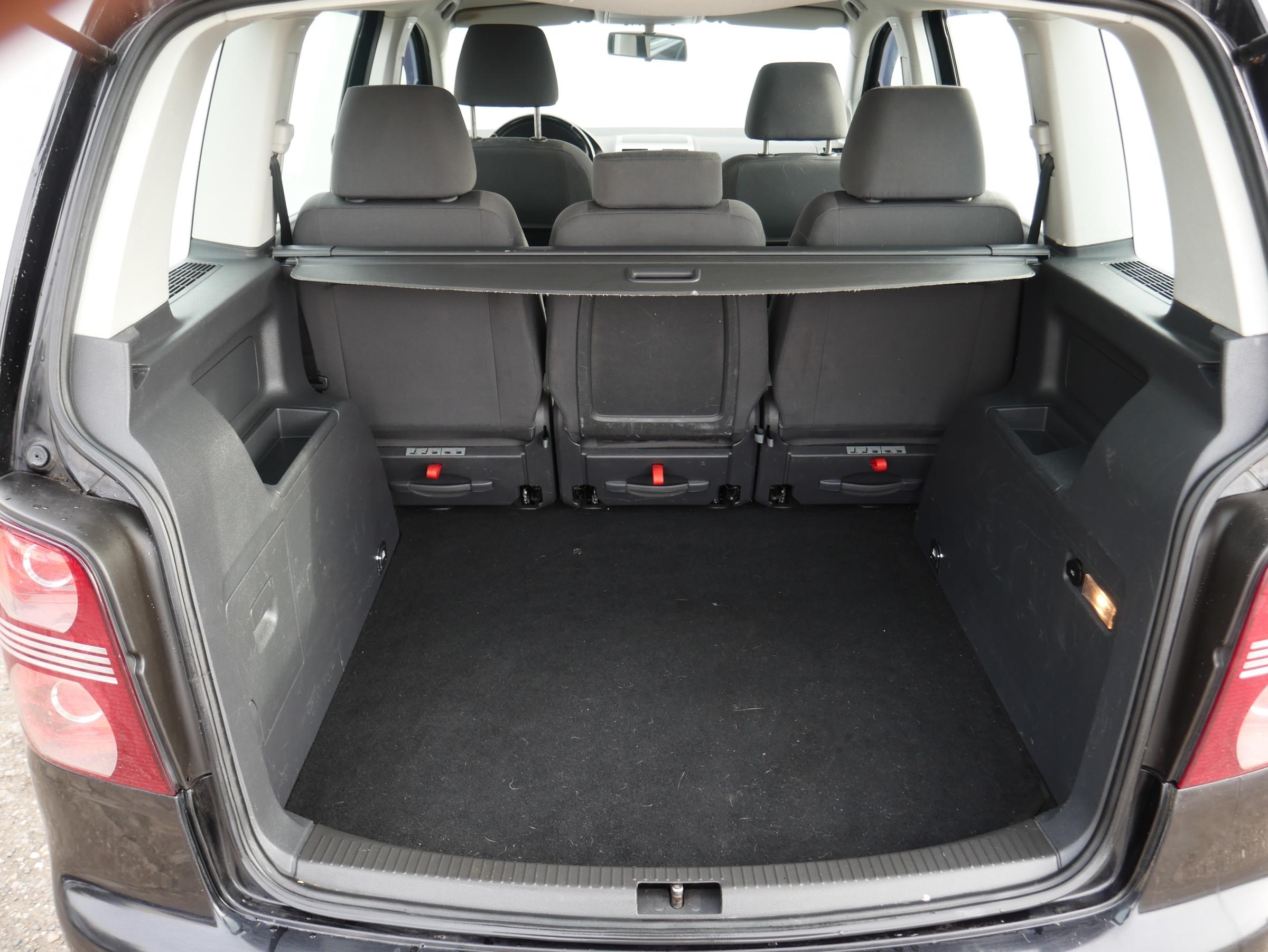 Volkswagen Touran, 2007 - pohled č. 8