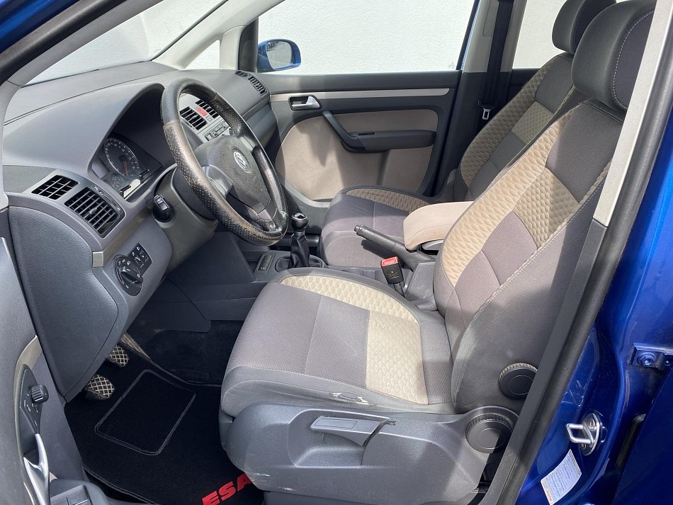 Volkswagen Touran 1.4TSi CROSS