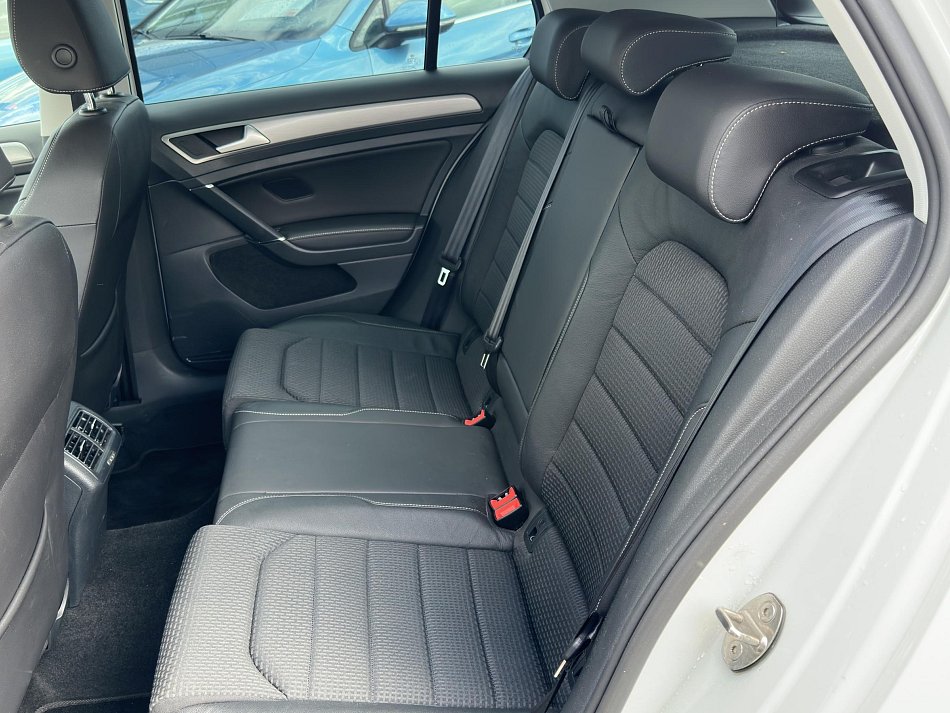 Volkswagen Golf 1.4 TSi 
