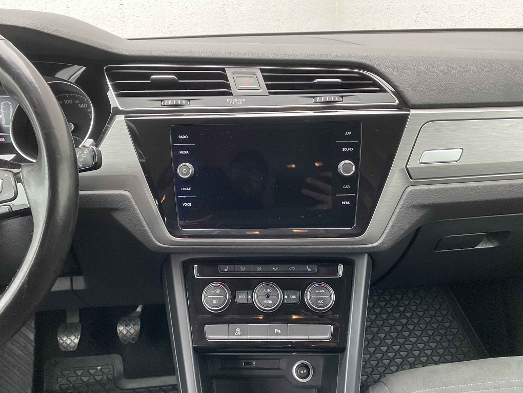 Volkswagen Touran 1.5 TSi 