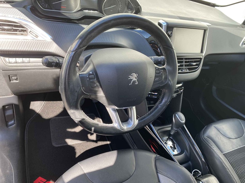 Peugeot 2008 1.2PT Allure