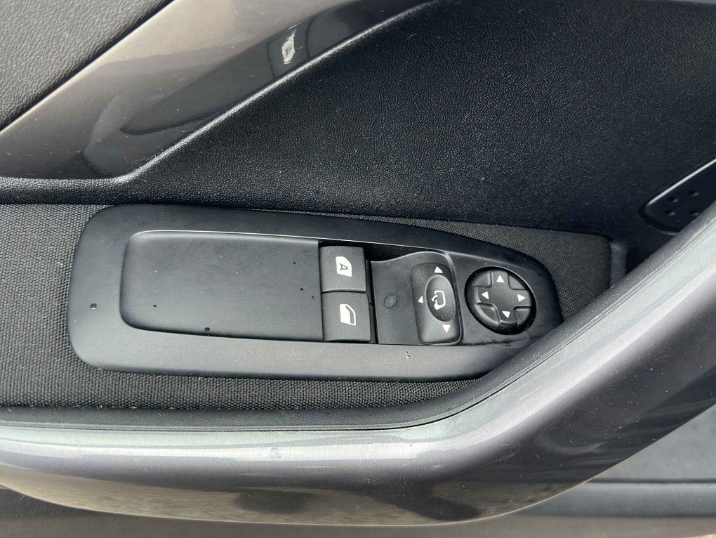 Peugeot 2008 1.2 PT 