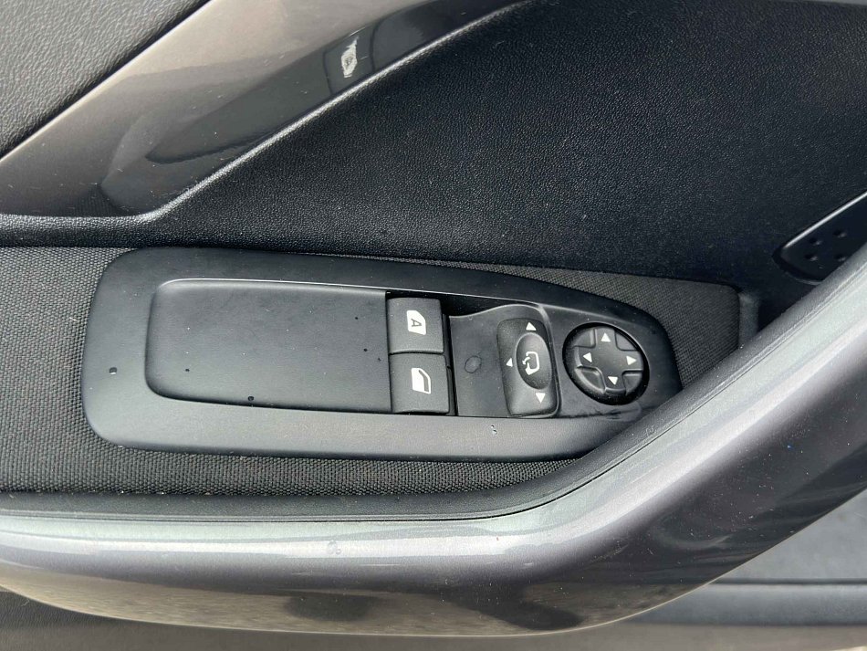 Peugeot 2008 1.2 PT 