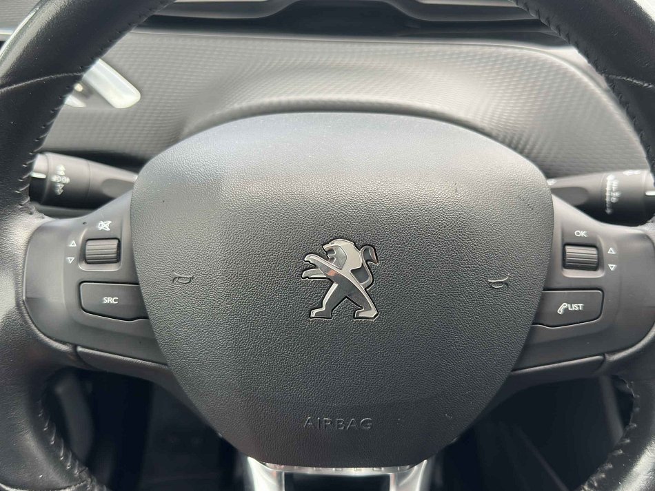 Peugeot 2008 1.2 PT 