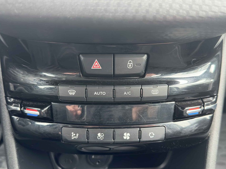 Peugeot 2008 1.2 PT 