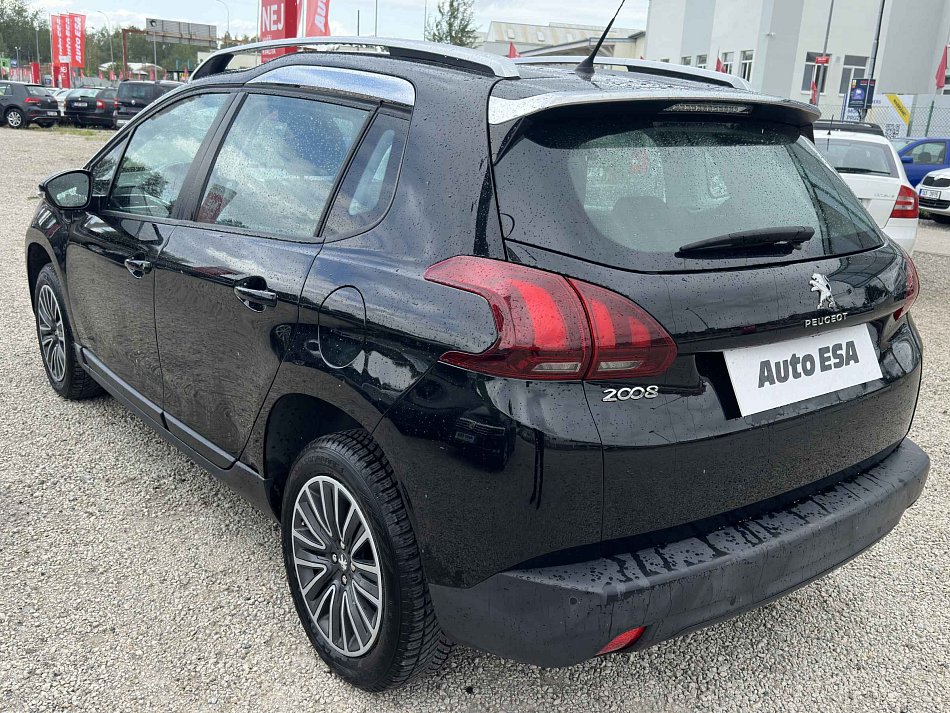 Peugeot 2008 1.2 PT 