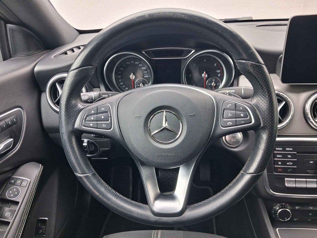 Mercedes-Benz CLA 2.2CDi  CLA200