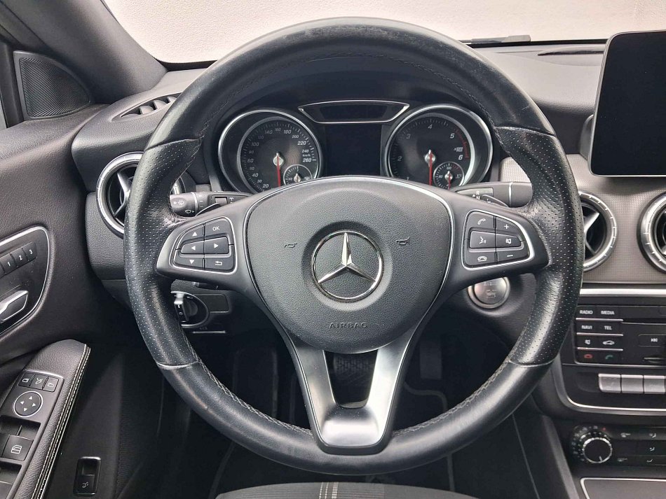 Mercedes-Benz CLA 2.2CDi  CLA200