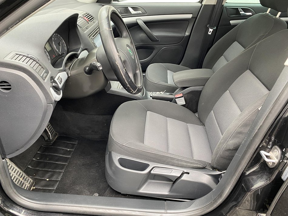 Škoda Octavia II 1.6 MPi Ambition