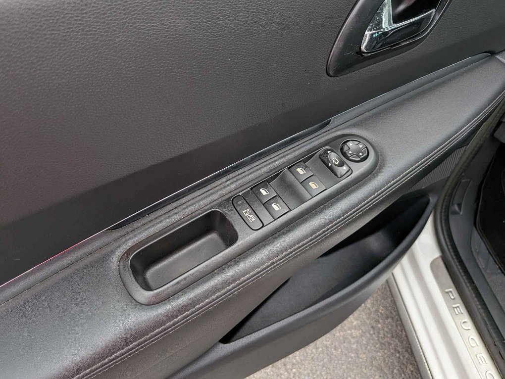 Peugeot 3008 2.0 HDi Allure