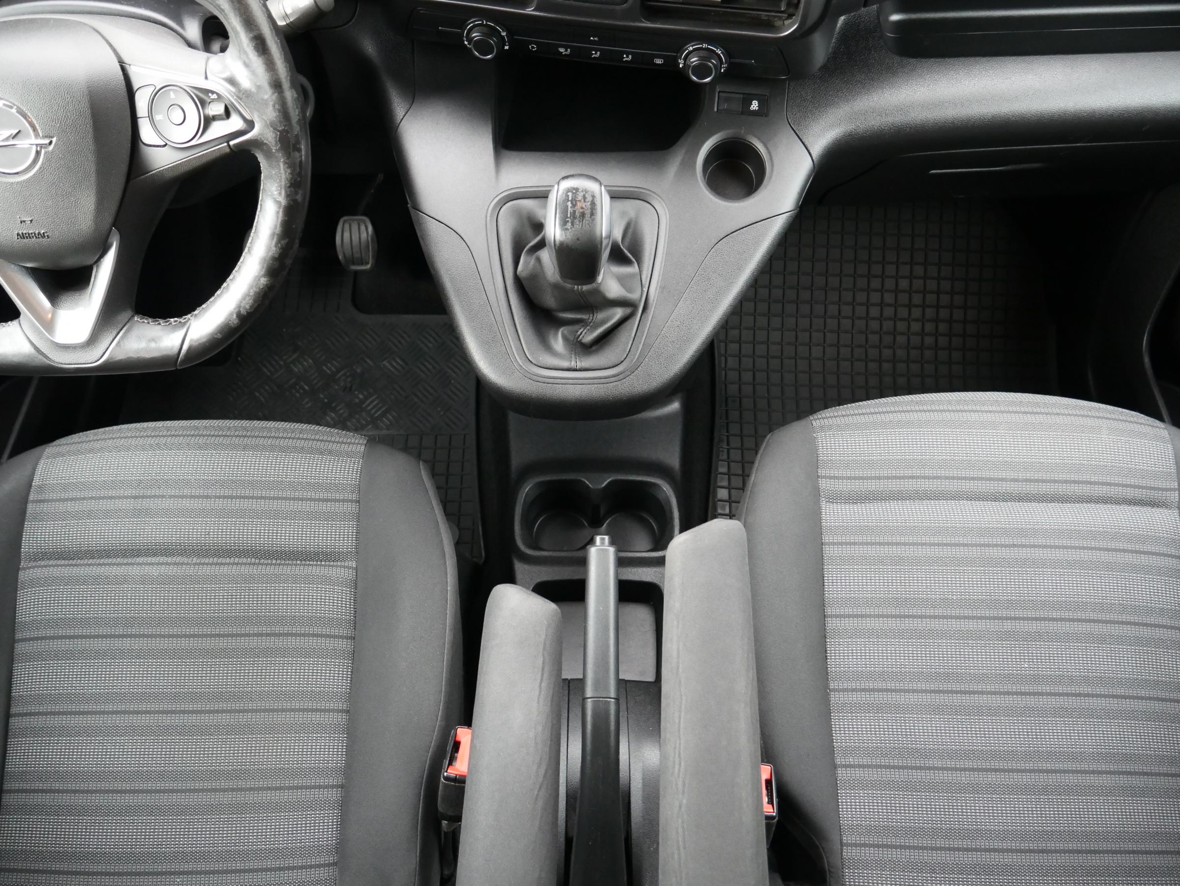 Opel Combo, 2019 - pohled č. 16