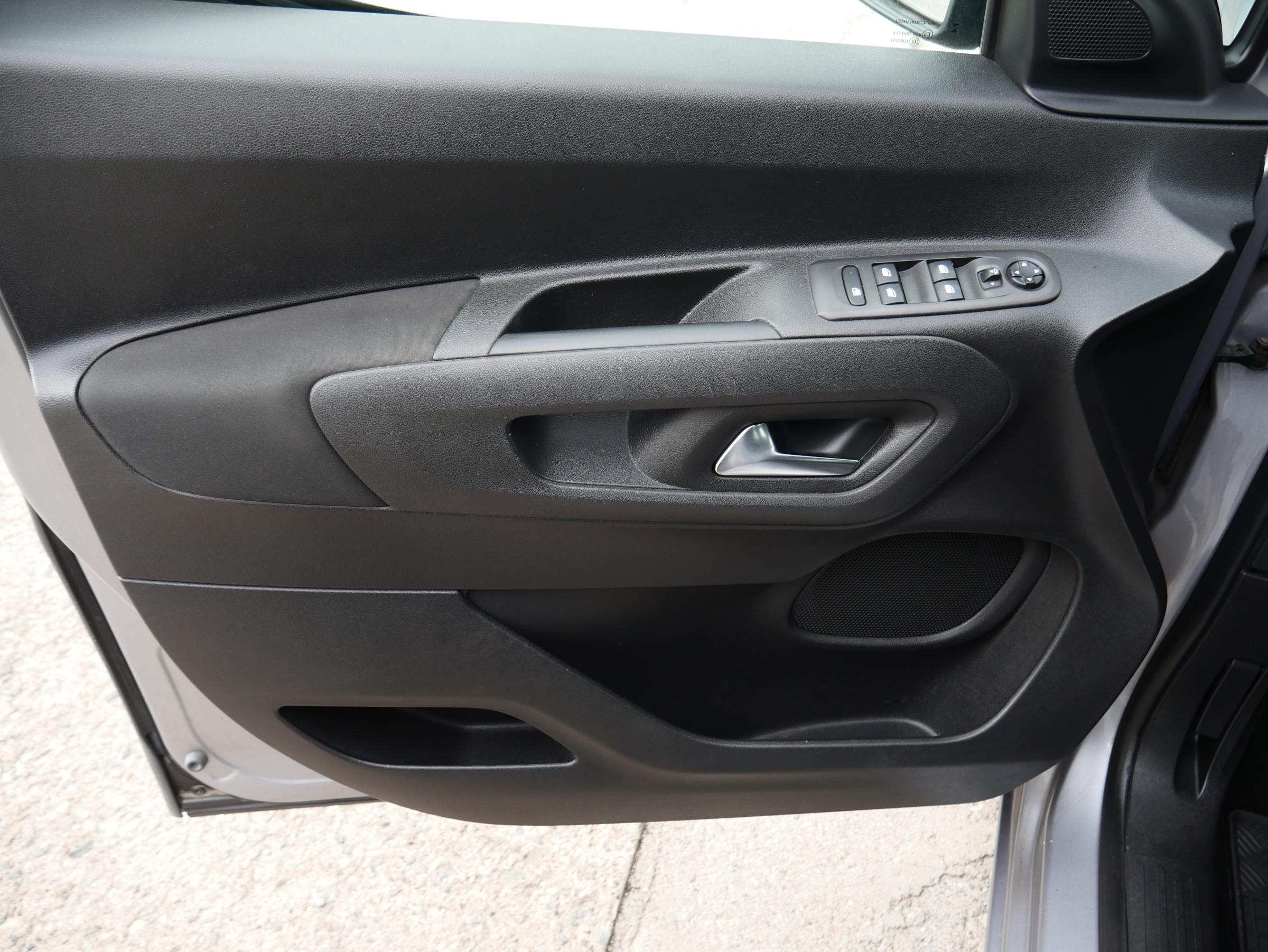 Opel Combo, 2019 - pohled č. 18