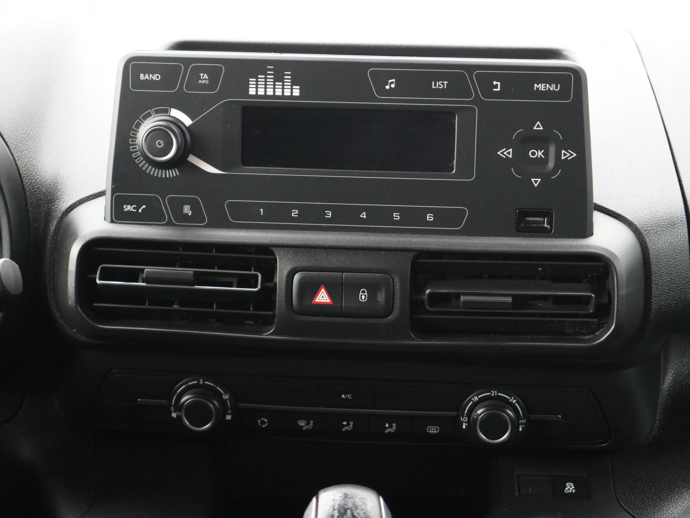 Opel Combo, 2019 - pohled č. 9