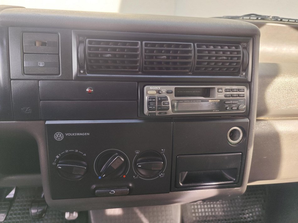 Volkswagen Transporter 1.9TD  6míst