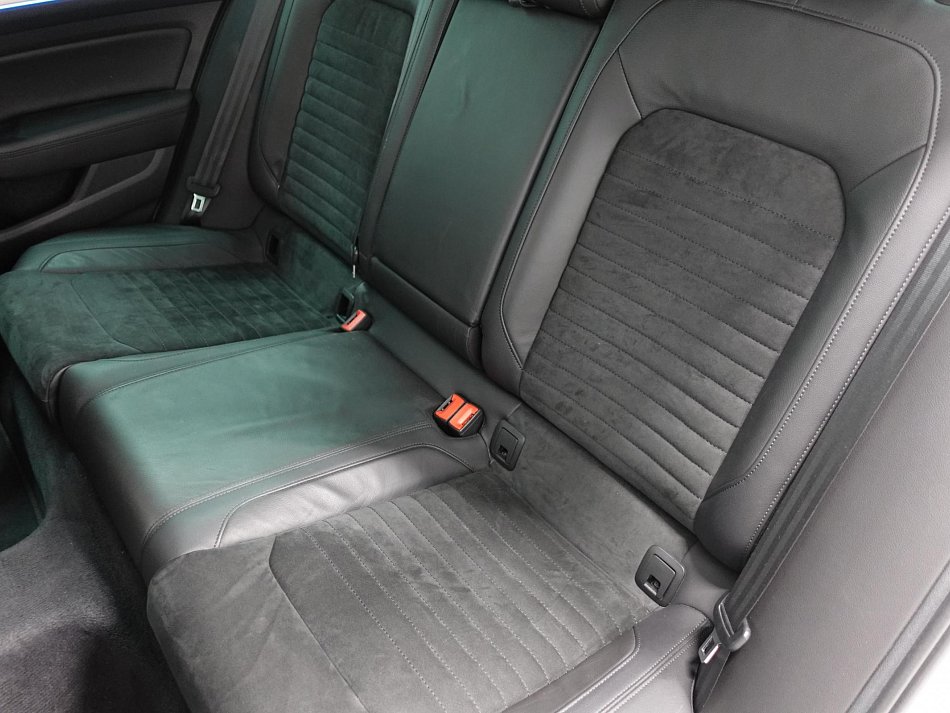 Volkswagen Passat 2.0 TDi 