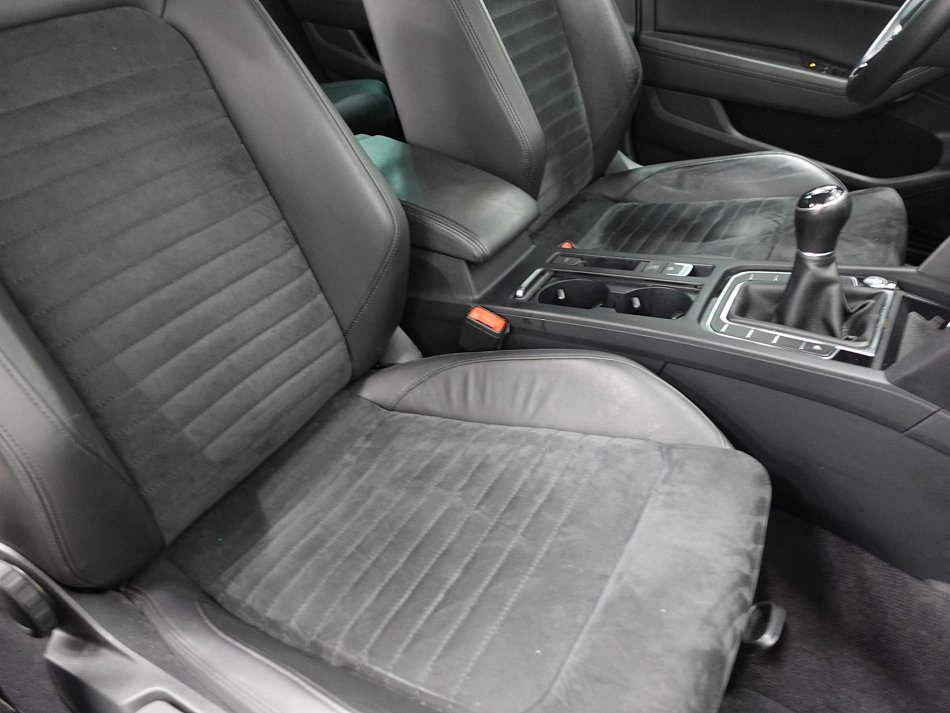 Volkswagen Passat 2.0 TDi 