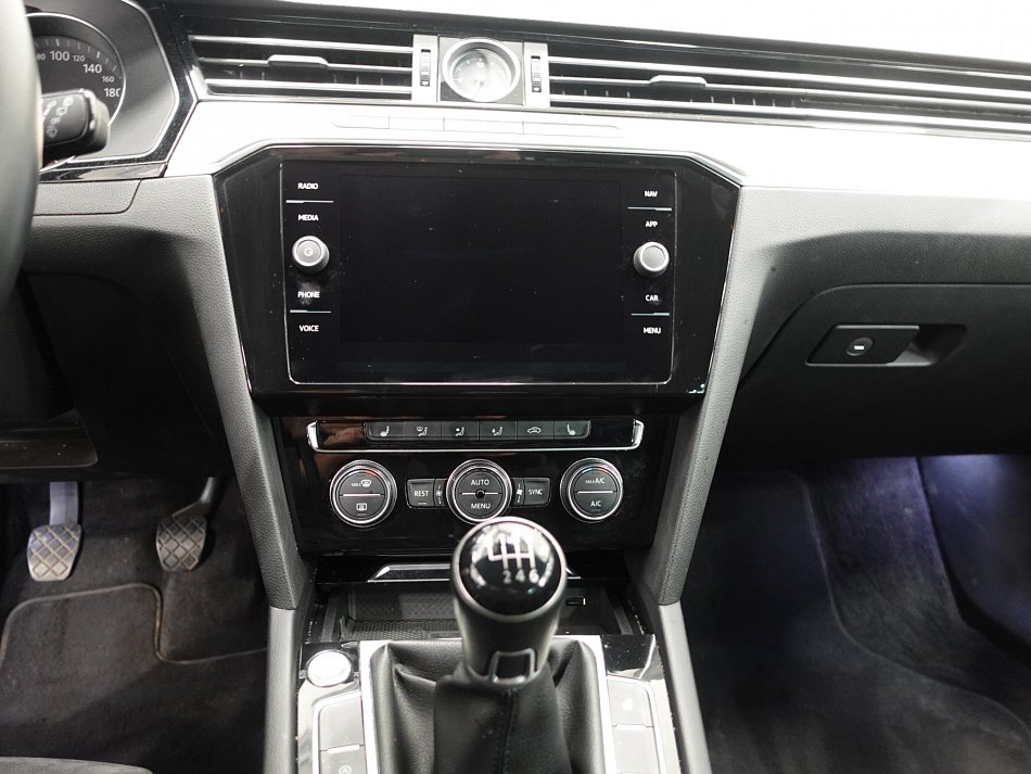 Volkswagen Passat 2.0 TDi 