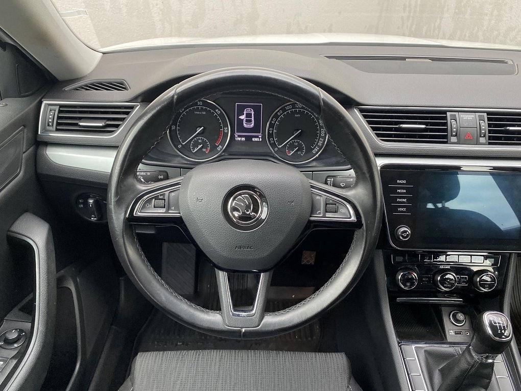 Škoda Superb III 2.0TDi SportLine