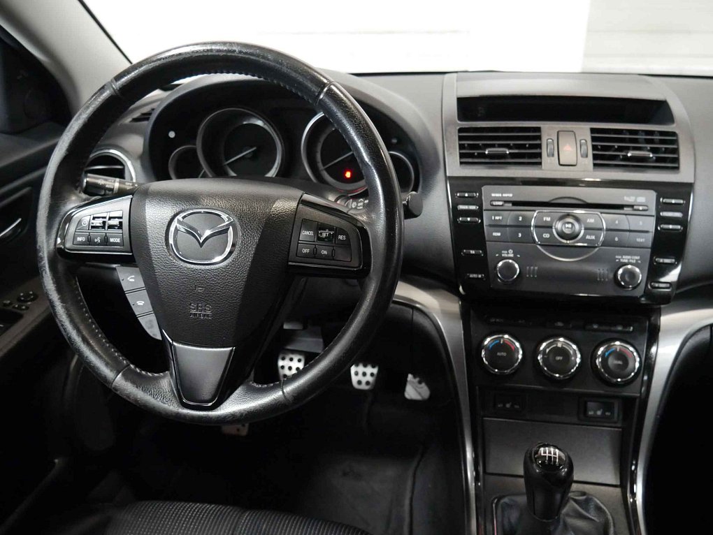 Mazda 6 2.0 i 