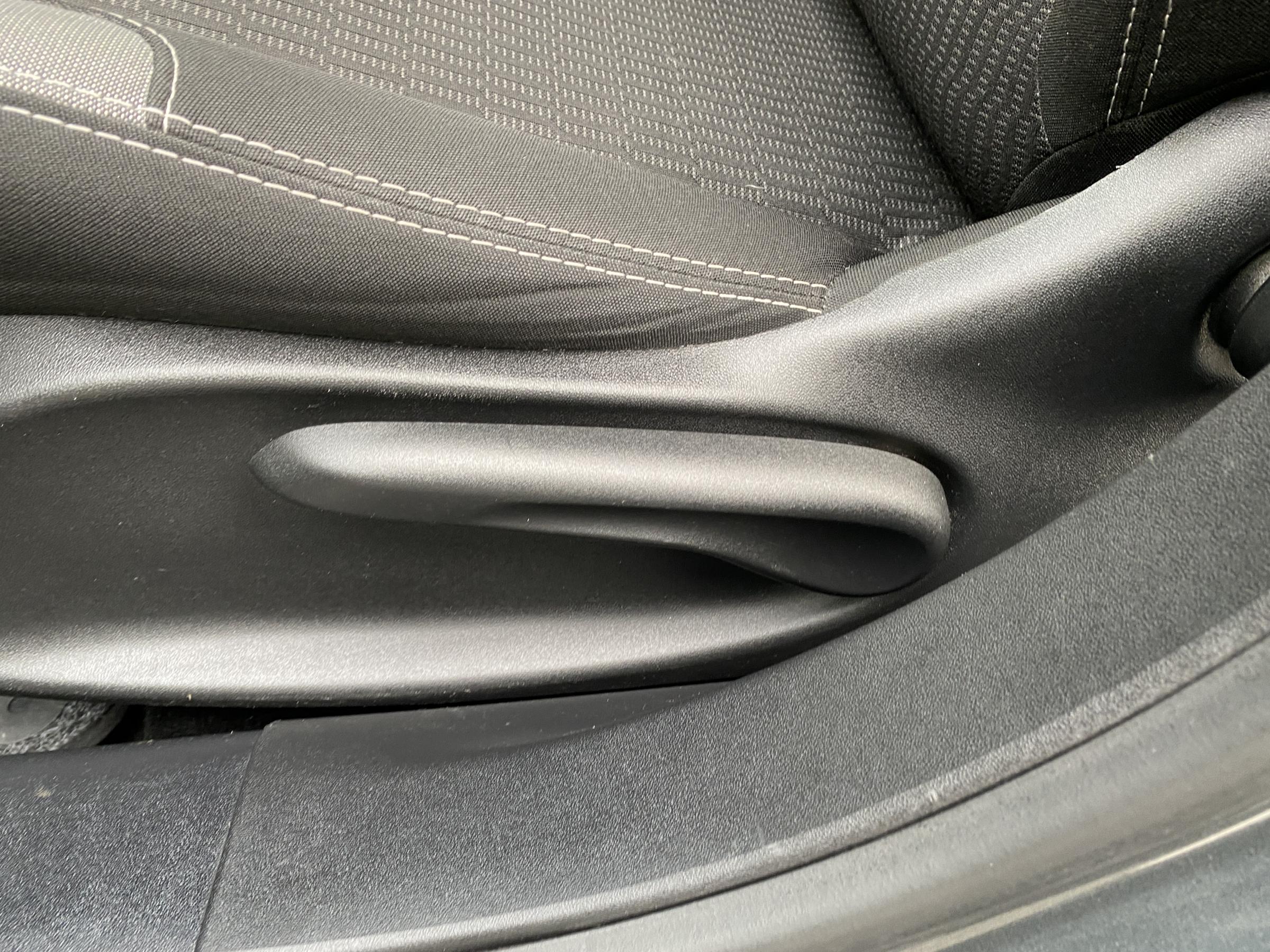 Peugeot 208, 2017 - pohled č. 14