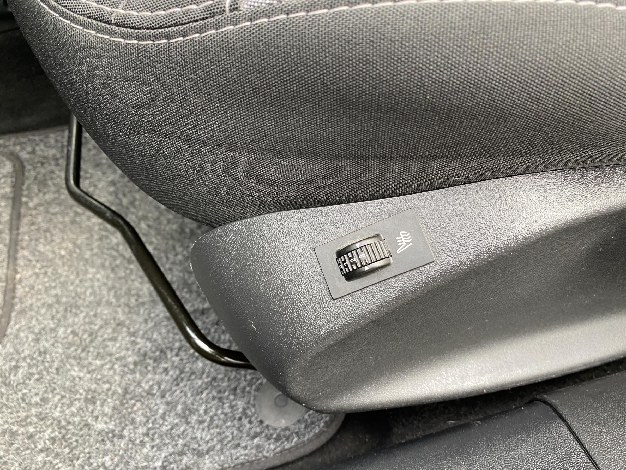 Peugeot 208, 2017 - pohled č. 15